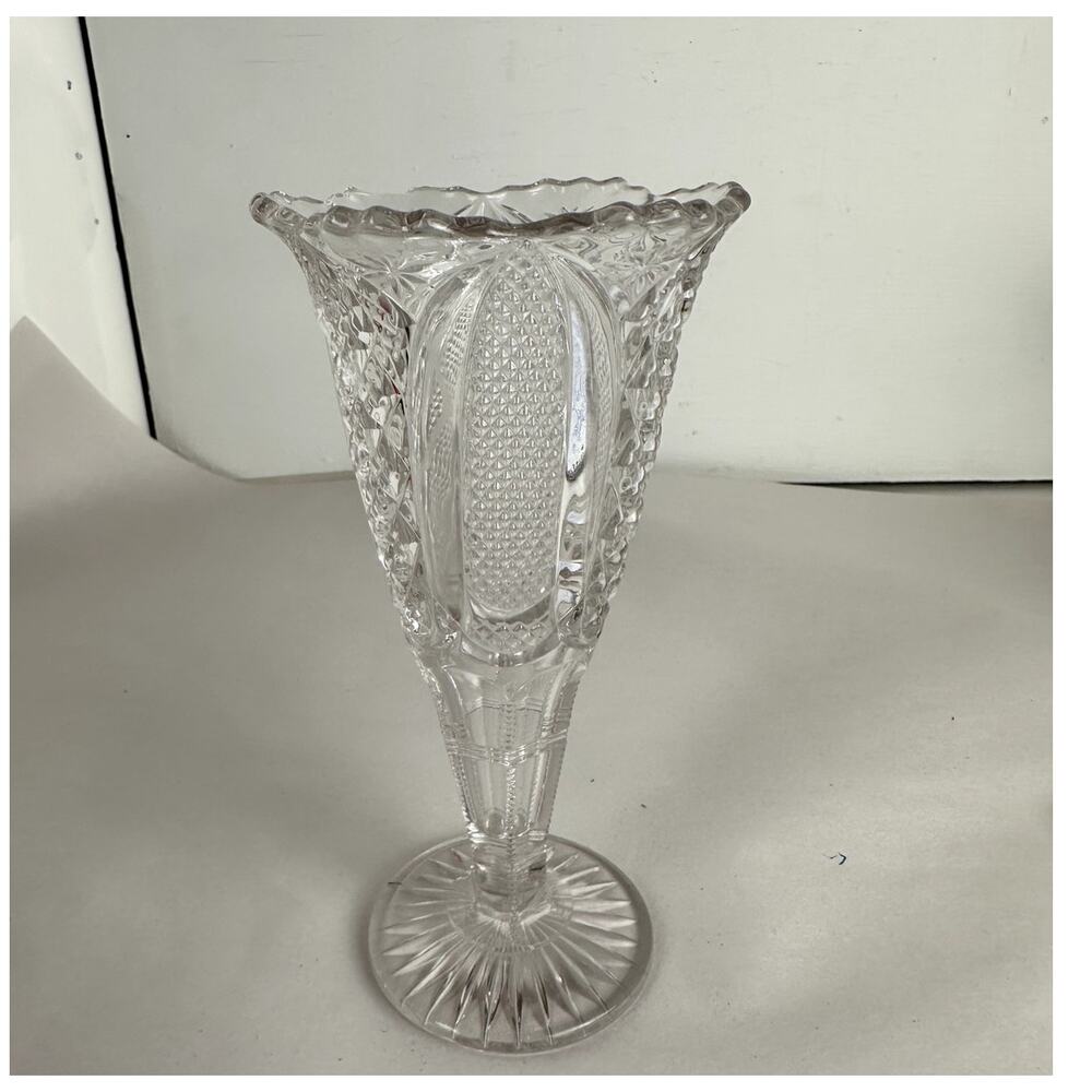 Vase Harvard Yard Tarentum Glass 1896 Pressed Glass Wavy Scalloped Edge 8 x 3.5
